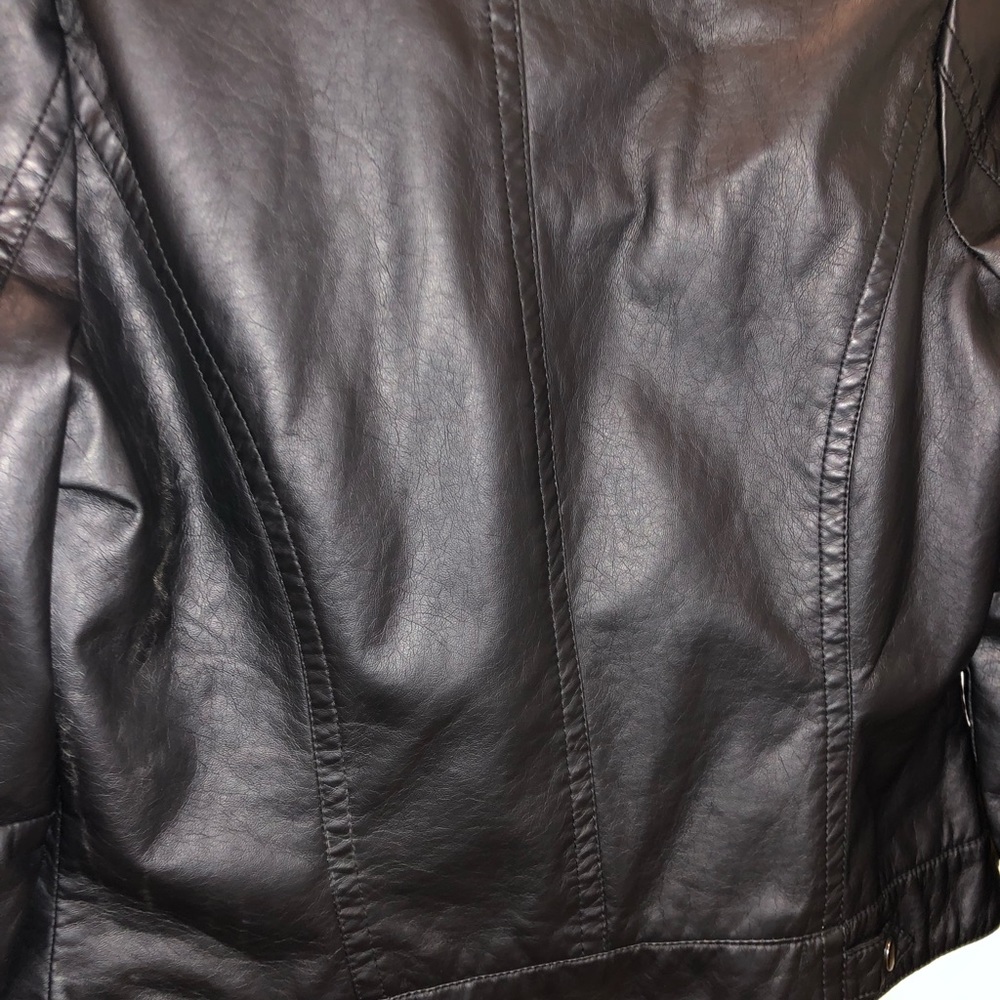 Woman’s jacket - Picture 7 of 8